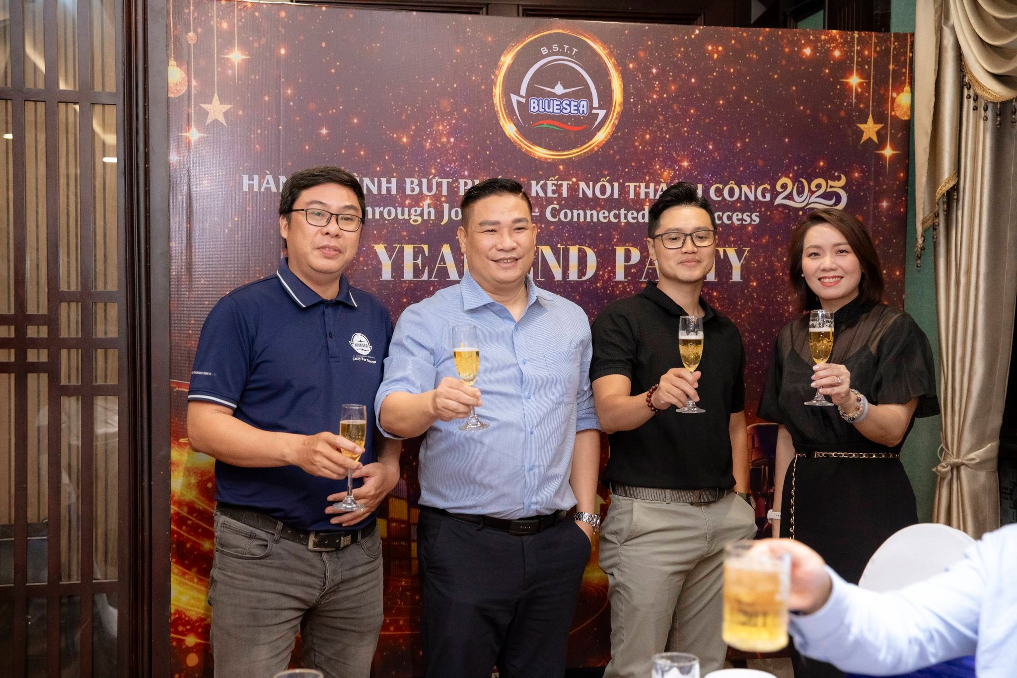 Thiết Kế Web DC tham dự Year End Party Blue Sea Transportation 2025 14 Thành viên Thiết Kế Web DC