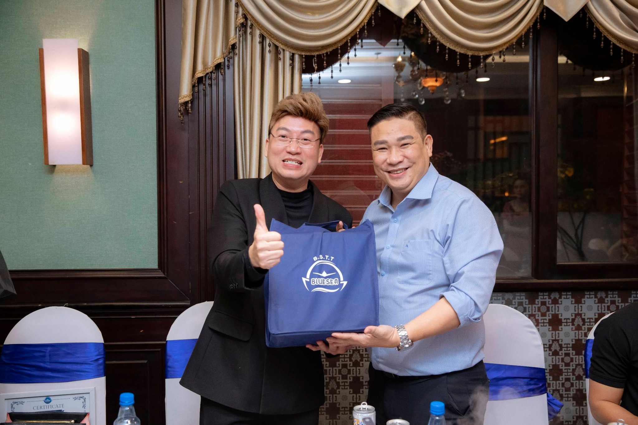 Thiết Kế Web DC tham dự Year End Party Blue Sea Transportation 2025 18 Tập thể gắn kết